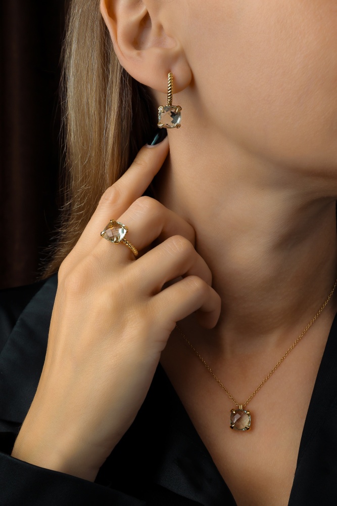 Колье PERONI prazialite  Колье PERONI prazialite